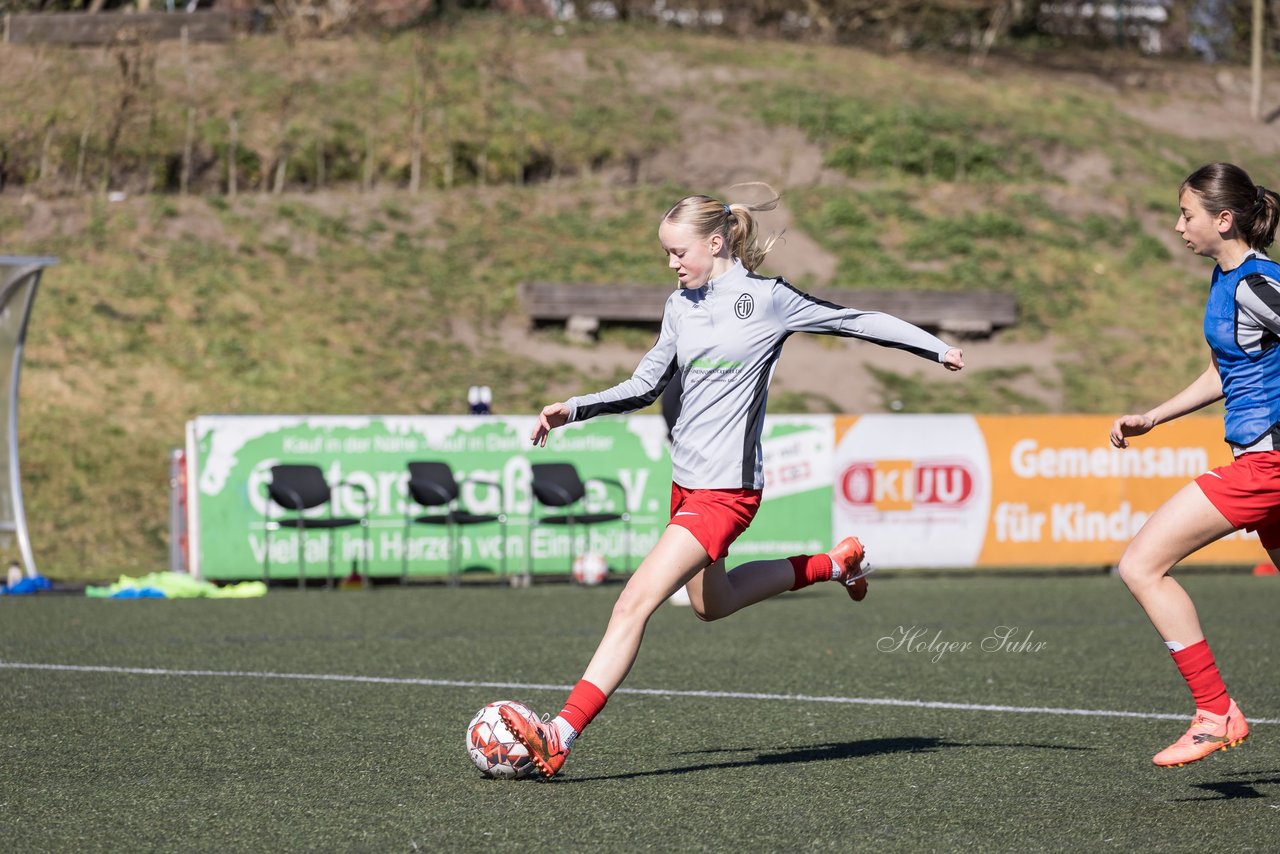Bild 143 - wBJ Eimsbuettler TV - VfL Wolfsburg : Ergebnis: 1:3